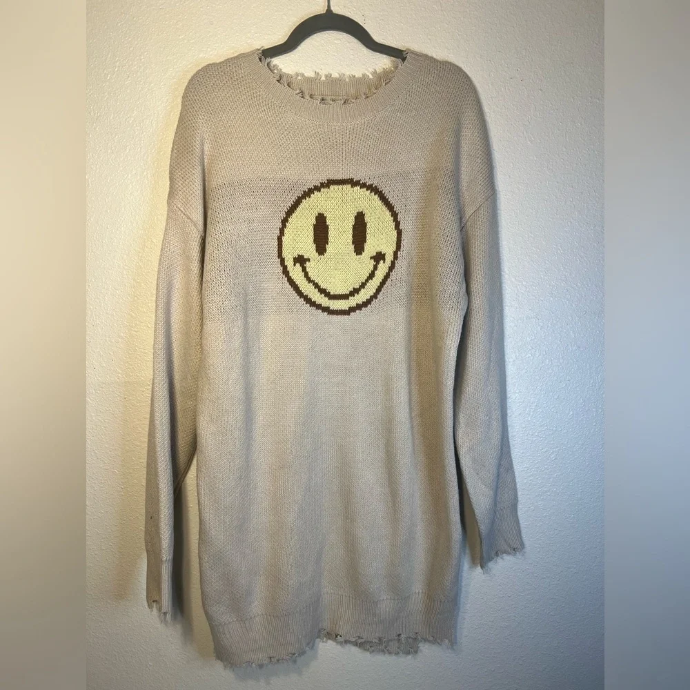 Chic Beige Long Sleeve Dress with Smiley Face - Picture 3 of 4